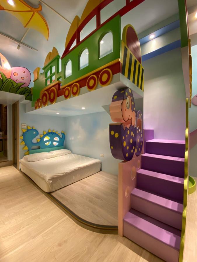 Fun Holiday Family Hostel Tainan Exterior foto
