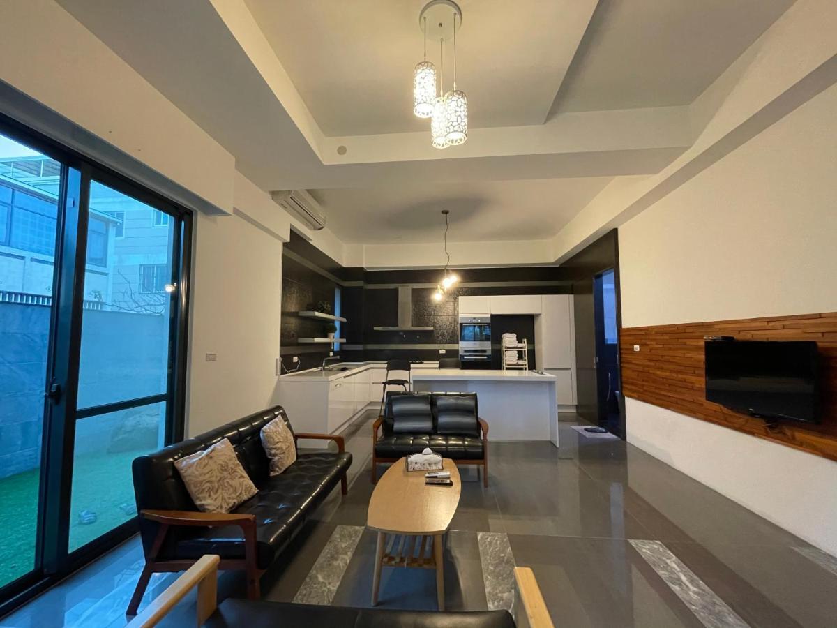 Fun Holiday Family Hostel Tainan Exterior foto